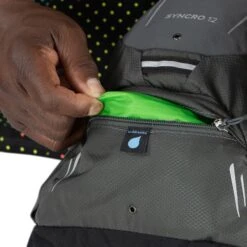 Osprey Syncro 12 Coal Grey 33 Osprey Syncro 12 Coal Grey -Samsoni Koffers Winkel image 1369