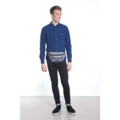 Eastpak Doggy Bag Heuptas Black -Samsoni Koffers Winkel image 2169