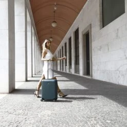 TITAN Litron 4 Wheel Trolley S Grape Green 19 TITAN Litron 4 Wheel Trolley S Grape Green -Samsoni Koffers Winkel image 668